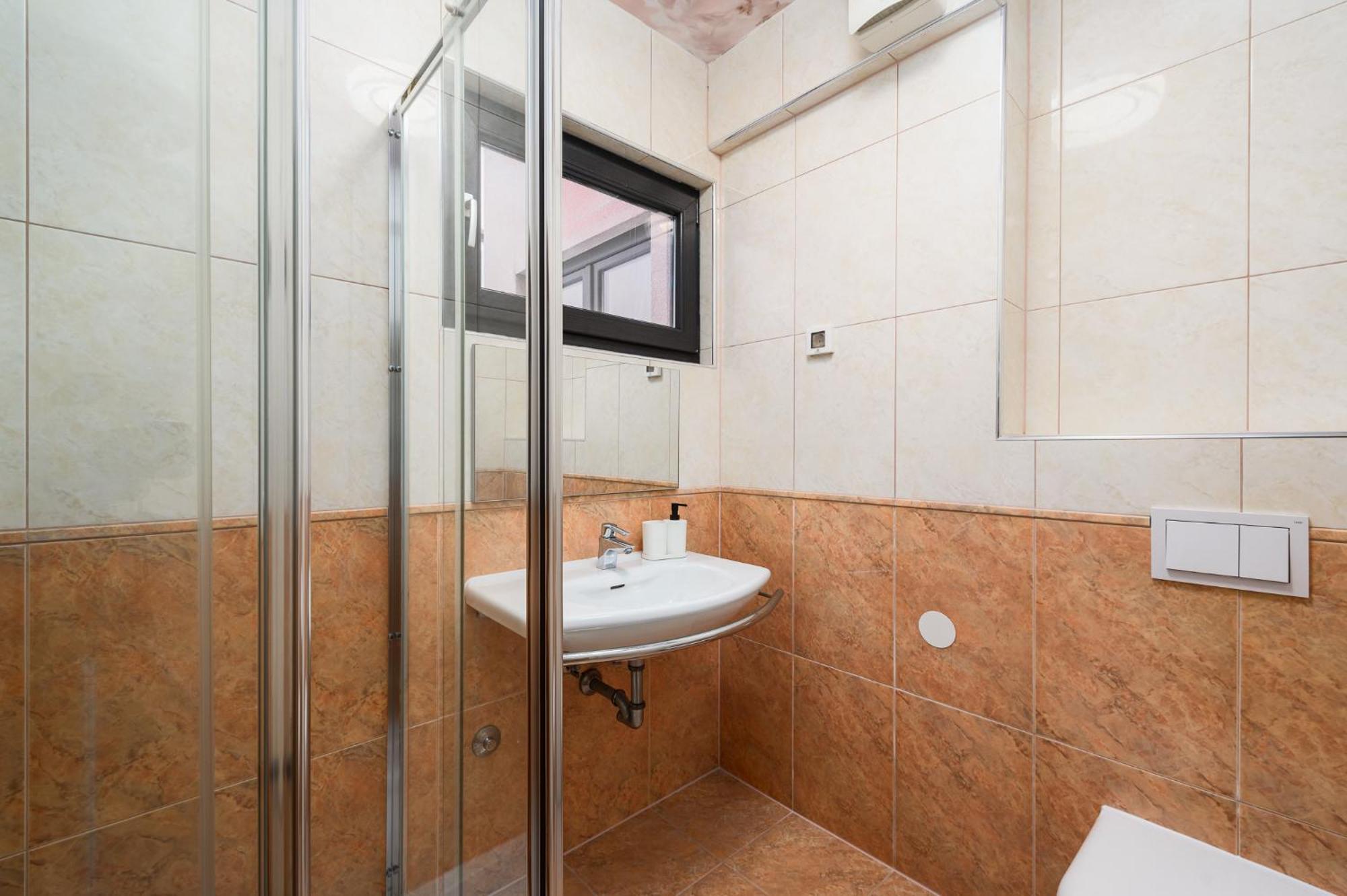 Rotonda Inn Novigrad Novigrad Istria エクステリア 写真