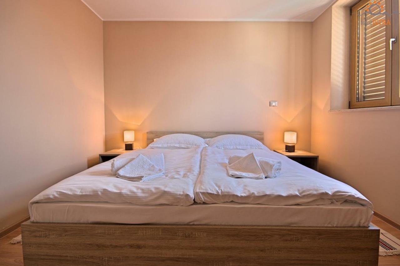 Rotonda Inn Novigrad Novigrad Istria エクステリア 写真