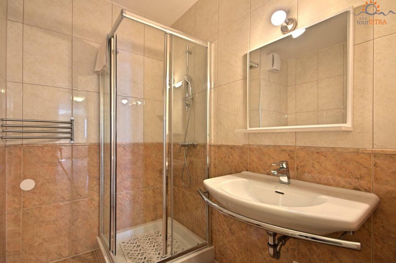 Rotonda Inn Novigrad Novigrad Istria エクステリア 写真